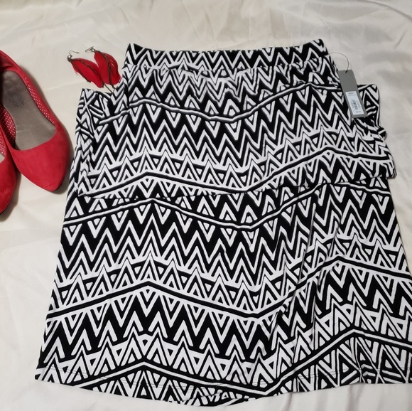 Apt. 9 Geometric print skirt - Picture 1 of 3